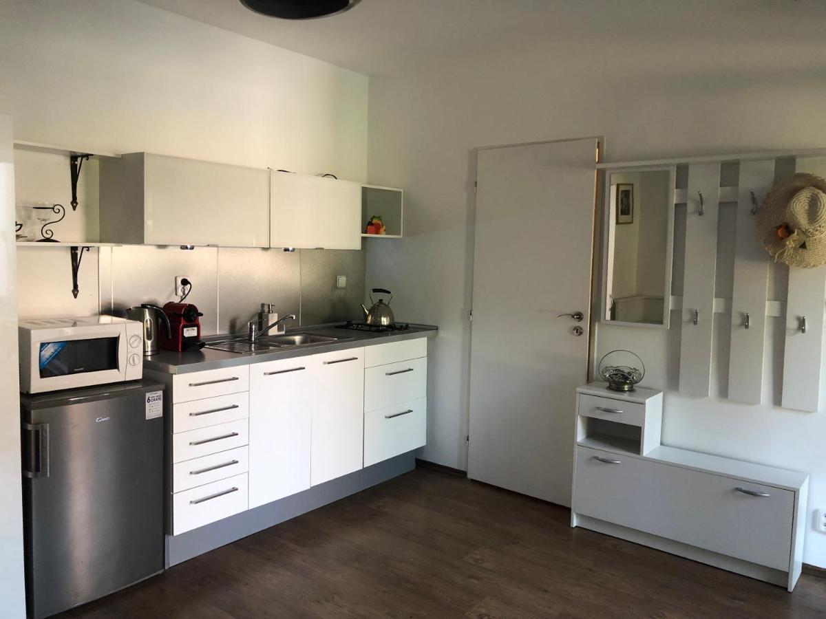 Apartman U Jezirka Velke Prilepy Eksteriør billede